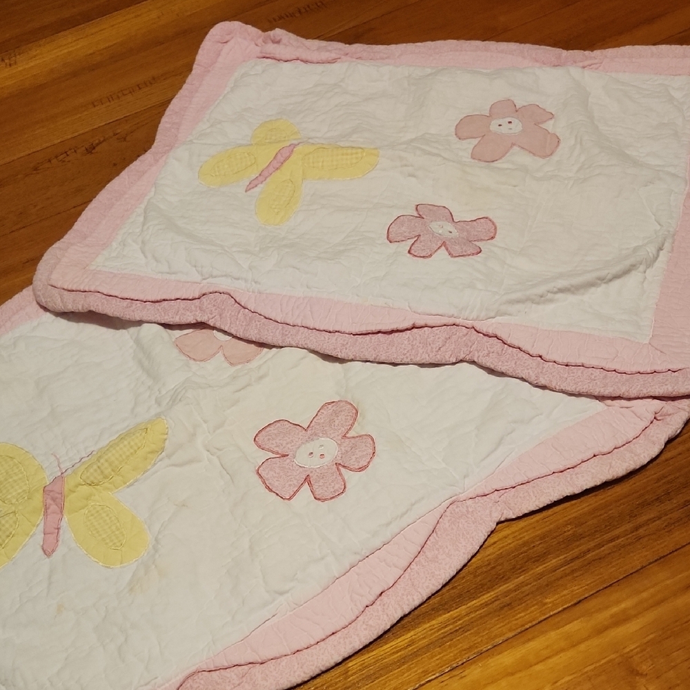 Pottery Barn Kids Quilt With Butterflies & Flowers with 2 Shams - Picture 9 of 15